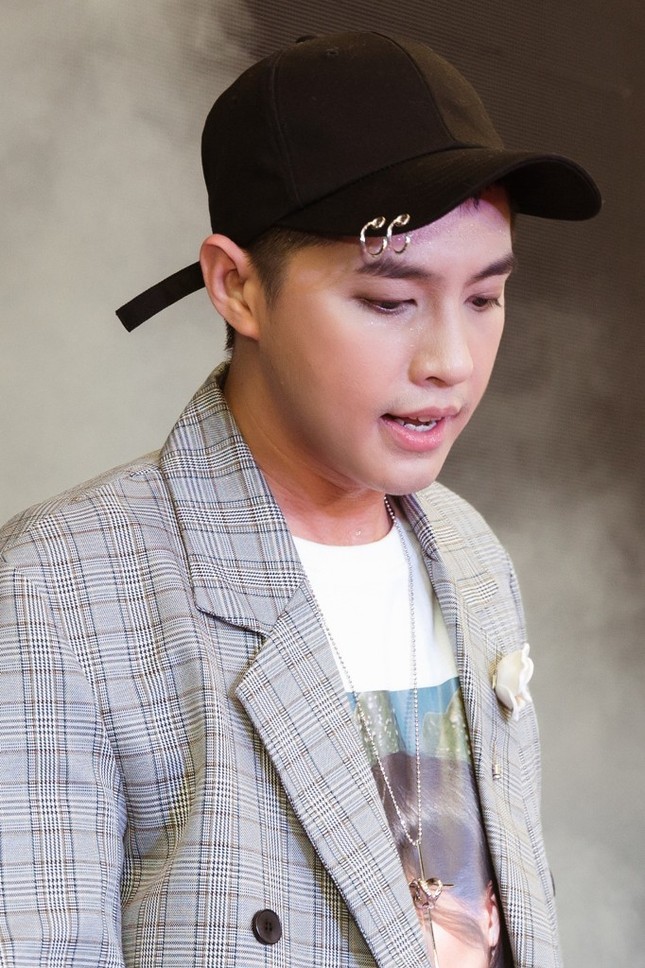Noo Phước Thịnh xuất hiện trong buổi phát cơm từ thiện giữa ồn ào bị kiện bản quyền ảnh 2