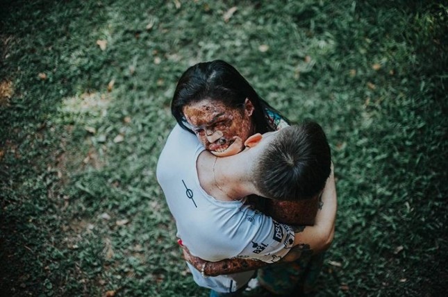 Tình yêu như mơ: Chàng trai dịu dàng ôm cô gái có hình hài xấu xí ảnh 7