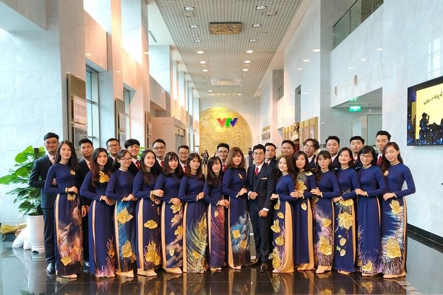 Đoàn đại biểu SSEAYP Việt Nam 2018 "đại náo" trường quay "Bữa trưa vui vẻ" ảnh 2