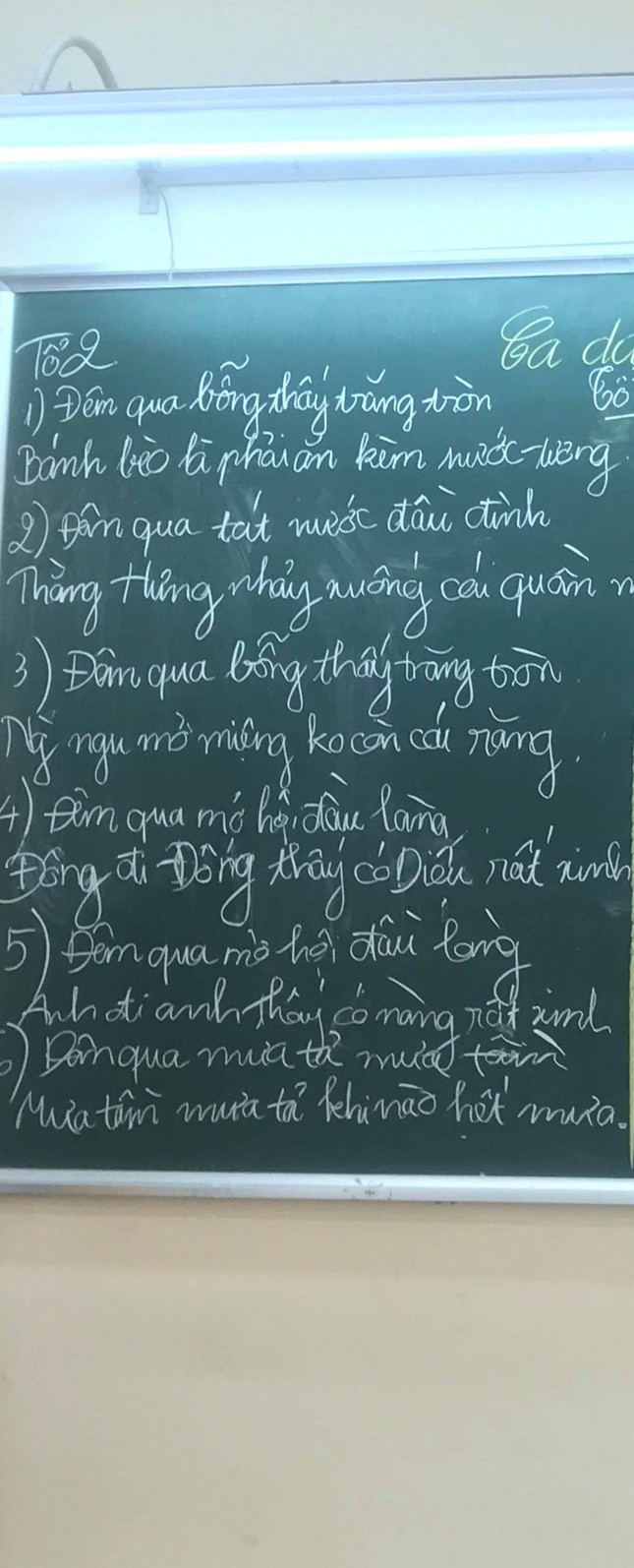 TP.HCM: Cười “rớt hàm” với những câu thơ “than môn học” của teen Mạc Đĩnh Chi ảnh 2