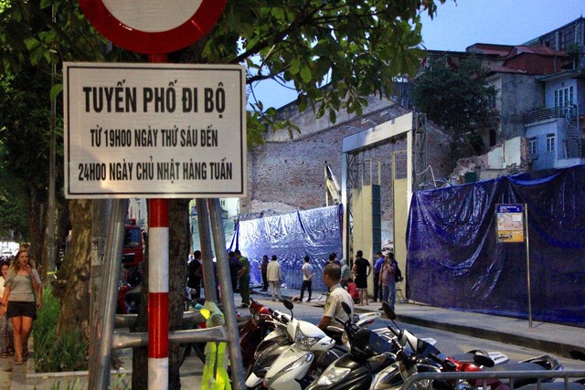Hà Nội: Sập tường nhà gần hồ Hoàn Kiếm, hàng trăm người hoảng loạn ảnh 9