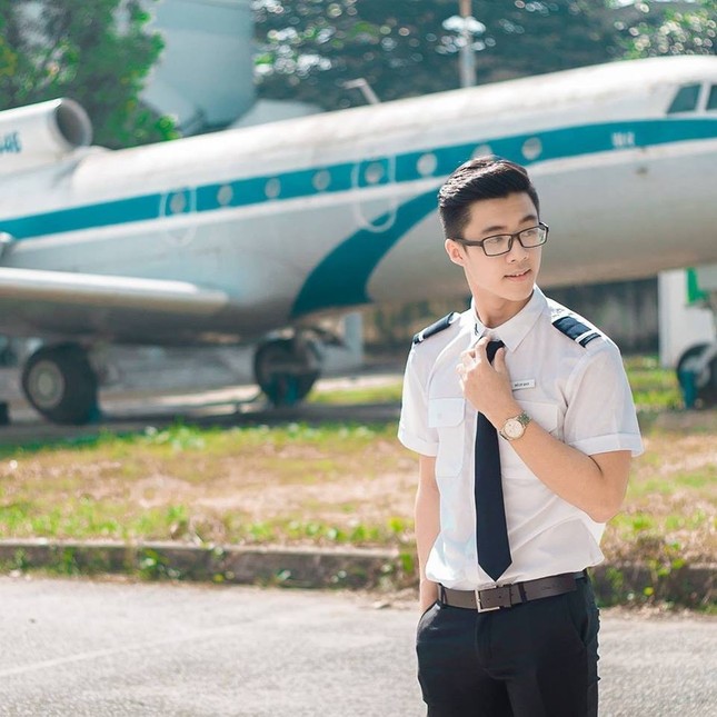 Nam sinh Hàng không gây sốt với nụ cười toả nắng khi hiến máu ảnh 2