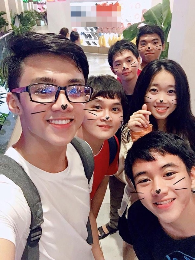 Nam sinh Hàng không gây sốt với nụ cười toả nắng khi hiến máu ảnh 5
