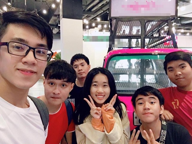 Nam sinh Hàng không gây sốt với nụ cười toả nắng khi hiến máu ảnh 7
