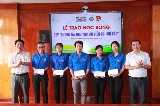 CĐ Sư phạm Bà Rịa - Vũng Tàu: Sinh viên nhận học bổng "xịn" từ quỹ về biến đổi khí hậu ảnh 2