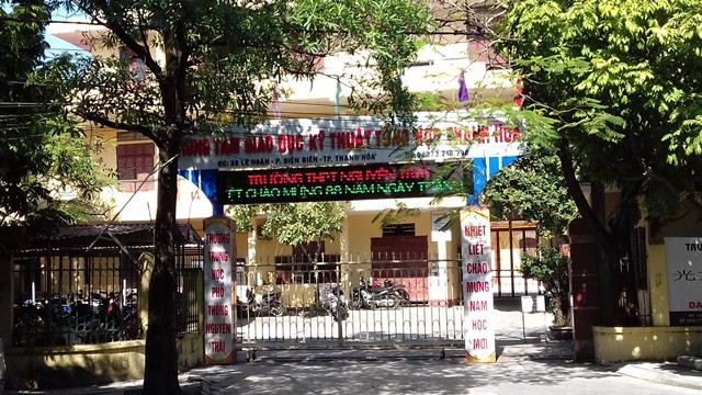 Thông tin mới nhất về nhóm học sinh bị đuổi học do xúc phạm thầy cô giáo trên Facebook ảnh 1