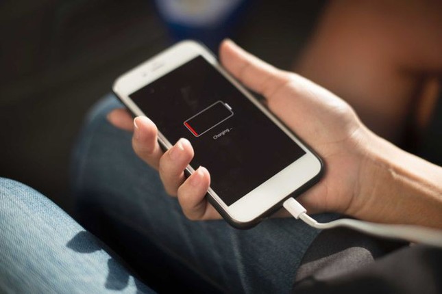 Đâu là nguyên nhân khiến thời lượng pin trên Smartphone ngày một thấp? ảnh 3
