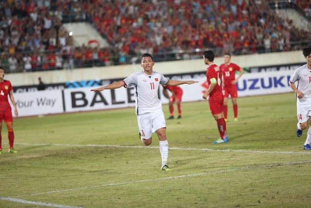 Lào 0-3 Việt Nam: Công Phượng, Quang Hải lập công ảnh 5