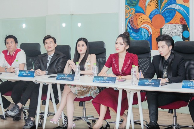 Xuất hiện bản sao Ngọc Trinh - Minh Tú khiến Hương Giang thích thú tại buổi casting "The Tiffany Vietnam" ảnh 1