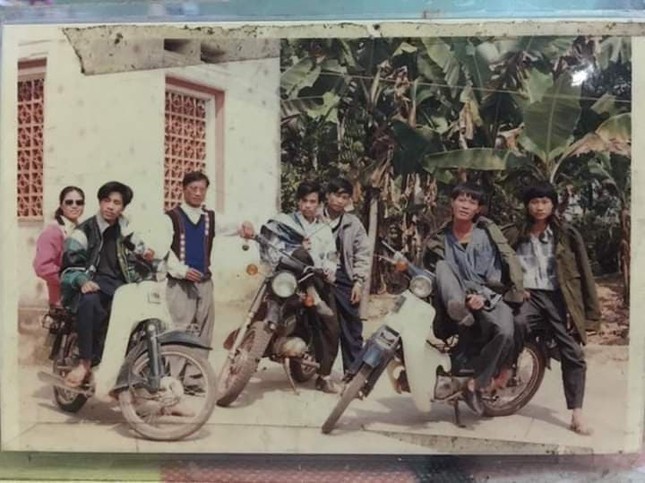 Giới trẻ thi nhau khoe xe của "rich kid" ngày nào và câu chuyện bố “cưa đổ” mẹ ảnh 1