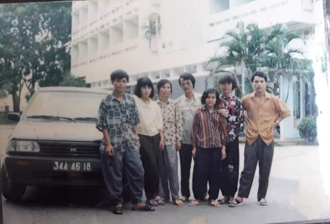 Giới trẻ thi nhau khoe xe của "rich kid" ngày nào và câu chuyện bố “cưa đổ” mẹ ảnh 2