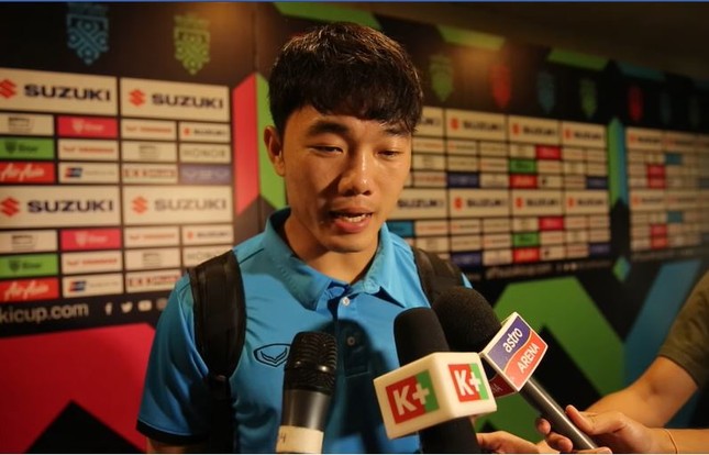 Xuân Trường trả lời phỏng vấn, fan quốc tế "troll" hài hước: "Làm ơn mở mắt ra!" ảnh 2