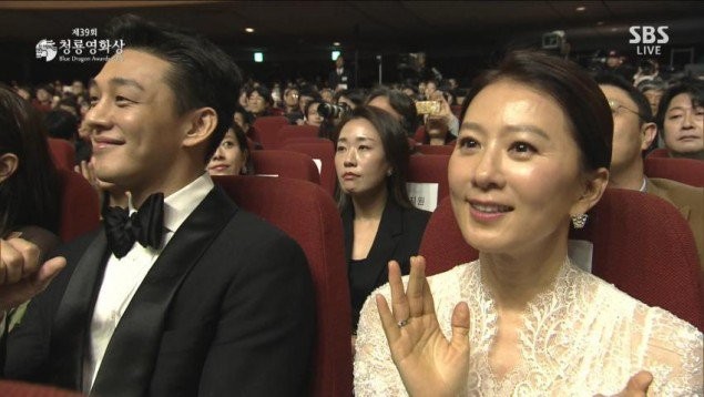 "Reaction" TWICE biểu diễn quá đáng yêu, Yoo Ah In nhận được "cơn mưa" lời khen từ công chúng ảnh 3