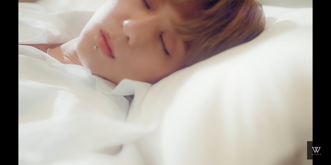 Mino (Winner) "xuyên không" thành quân vương, có cả một hậu cung toàn mỹ nữ ảnh 2