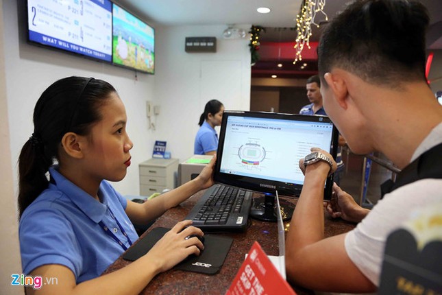 CĐV Việt Nam mua cả nghìn vé VIP xem trận bán kết ở Philippines ảnh 2