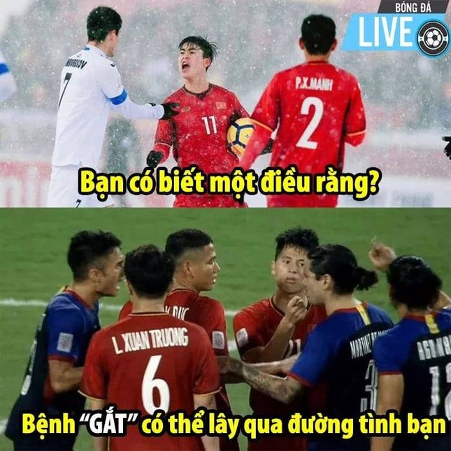 Đang trả lời phỏng vấn, Đình Trọng bị Duy Mạnh "lợi dụng" vuốt má khiến fan "tan chảy" ảnh 2