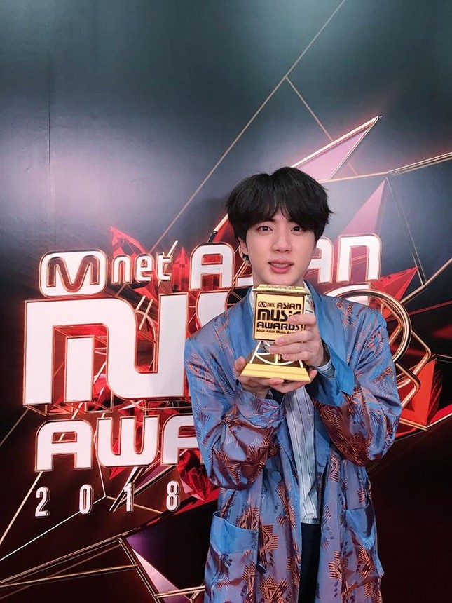 "MAMA 2018": BTS khóc nức nở, thú nhận một bí mật đau lòng khiến A.R.M.Y bàng hoàng ảnh 3