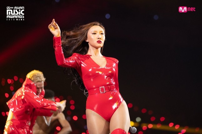 BXH giá trị thương hiệu thành viên girlgroup tháng 12: Hwasa dẫn đầu nhờ phần trình diễn ở MAMA ảnh 1