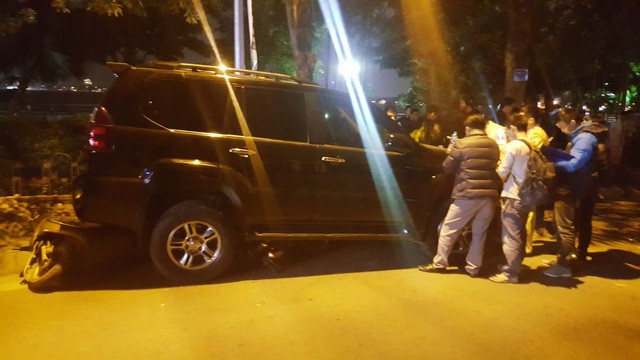 Hà Nội: Xế hộp hạng sang đâm liên hoàn khiến 6 người bị thương trên phố ảnh 1