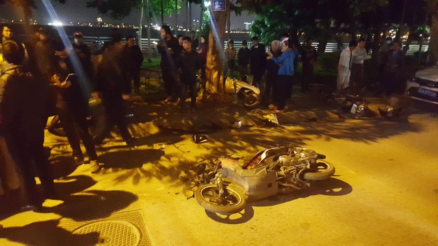 Hà Nội: Xế hộp hạng sang đâm liên hoàn khiến 6 người bị thương trên phố ảnh 3