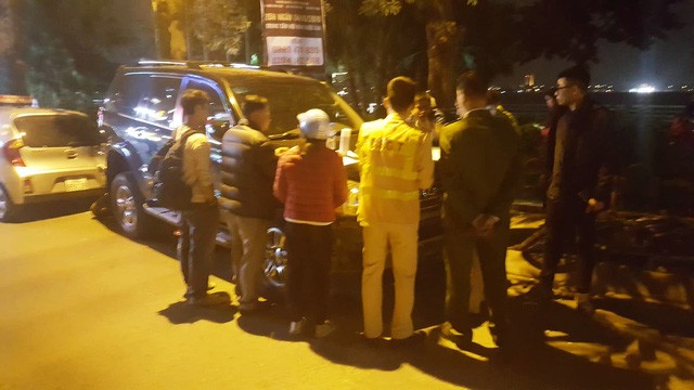 Hà Nội: Xế hộp hạng sang đâm liên hoàn khiến 6 người bị thương trên phố ảnh 4