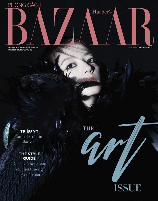 Bất ngờ chưa? Triệu Vy xuất hiện trên tạp chí Harper's Bazaar Việt Nam ảnh 1