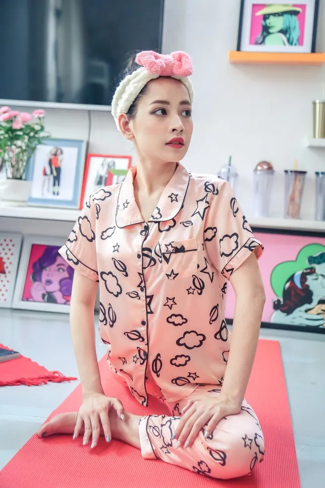 Soi phong cách ăn diện của Chi Pu với vai diễn Hạ Linh trong "She Was Pretty" bản Việt ảnh 4