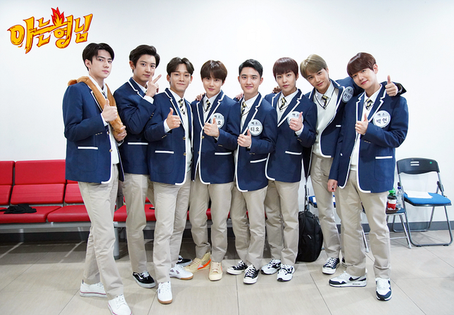 “Phì cười” với tài lẻ độc nhất vô nhị của Chen (EXO) ảnh 1