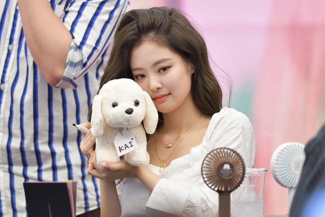 HOT: Dispatch tung ảnh hẹn hò của Kai (EXO) và Jennie (BLACKPINK) mở màn năm mới 2019 ảnh 2