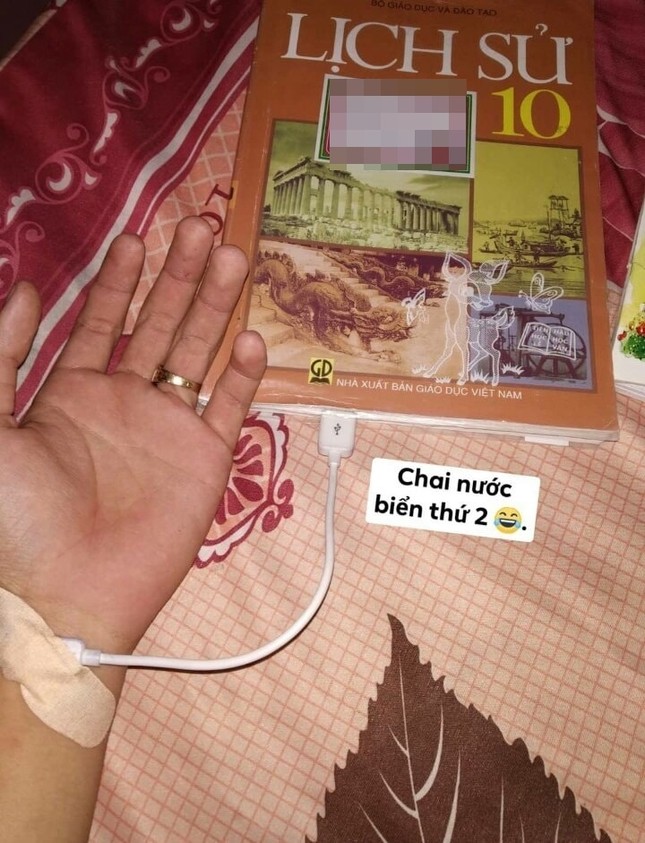 Dân mạng "chào thua" với cách học bài "siêu lầy" của nam sinh sắp thi mà đầu "rỗng tuếch" ảnh 3