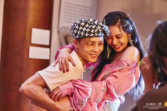 Gọi E'Dawn là hôn phu, phải chăng HyunA đang ngầm ám chỉ mình đã đính hôn? ảnh 1