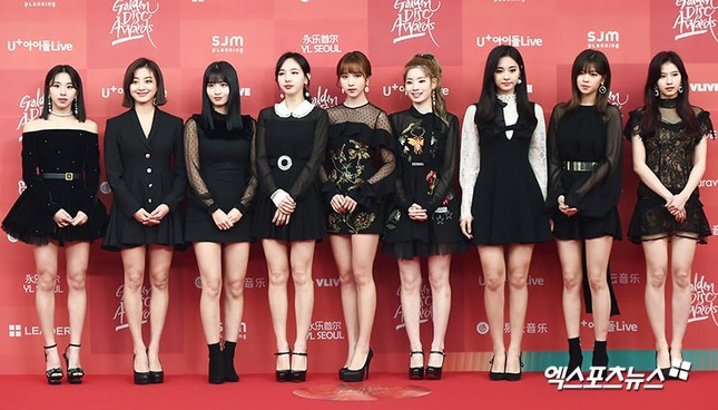 Thảm đỏ "Golden Disc Awards": BTS và Ha Sungwoon (Wanna One) vắng mặt đầy tiếc nuối ảnh 10