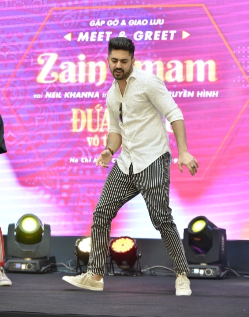 Bất ngờ đến Việt Nam giao lưu, sao phim Bollywood còn gây thích thú khi khoe vũ đạo hài hước ảnh 2