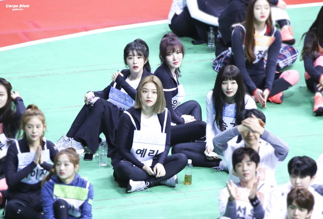 "ISAC 2019" bị chỉ trích vì để nghệ sĩ ngồi chung khán đài với fan ảnh 2