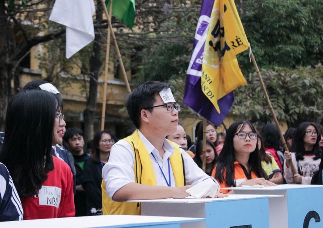 Sinh viên ĐH Kinh tế Quốc dân rạng rỡ đón "Ngày truyền thống học sinh, sinh viên" ảnh 8