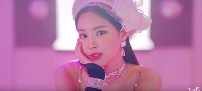 Apink trở lại với "%%": Naeun "đẹp ná thở", Chorong và Hayoung tỏa sáng ảnh 1