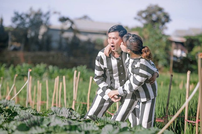 Cặp đôi Sài Gòn bỗng nổi tiếng bởi tình yêu "chung thân" với ảnh cưới đồ... "Juventus" ảnh 6