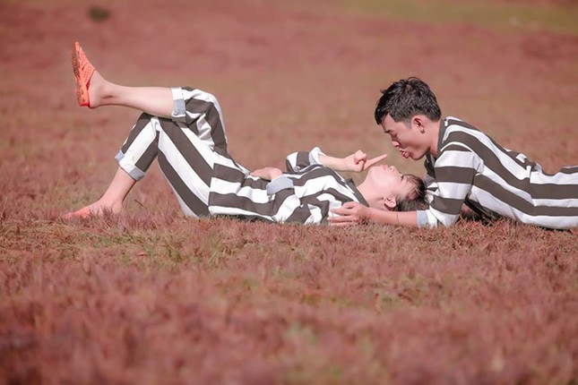 Cặp đôi Sài Gòn bỗng nổi tiếng bởi tình yêu "chung thân" với ảnh cưới đồ... "Juventus" ảnh 9