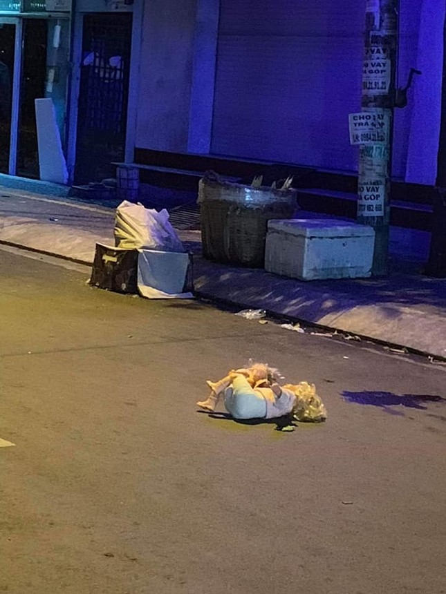 "Đau hết cả tim" với sự xuất hiện không đúng lúc đúng chỗ của các đồ vật quen thuộc ảnh 8