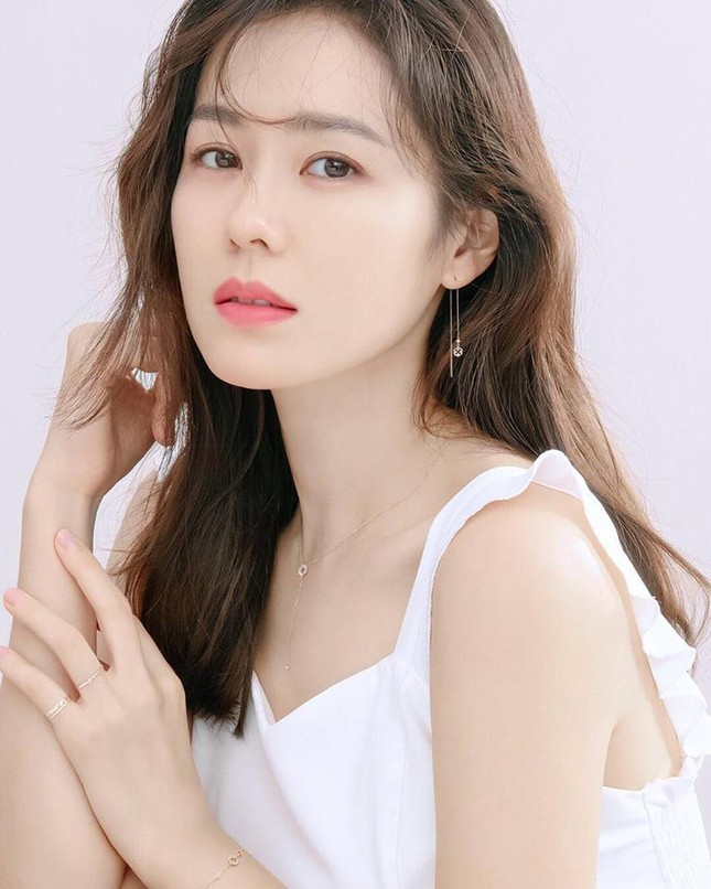 Bức ảnh khiến cư dân mạng tranh cãi: Đây là Kim So Hyun hay Son Ye Jin? ảnh 3