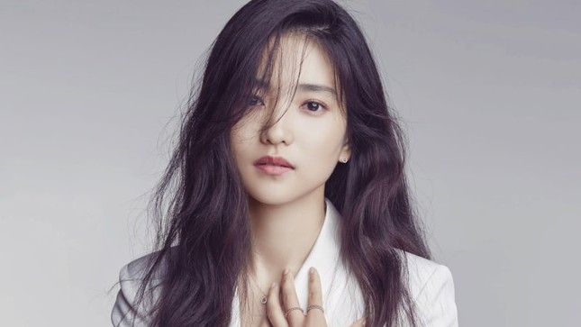 Song Joong Ki trở lại màn ảnh, kết hợp với "tiểu thư" Kim Tae Ri? ảnh 1
