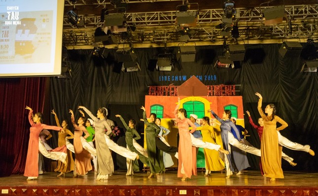 Sống lại trong không khí Tết năm 1977 cùng Đêm kịch “Chuyến tàu định mệnh” của sinh viên trường Báo ảnh 1