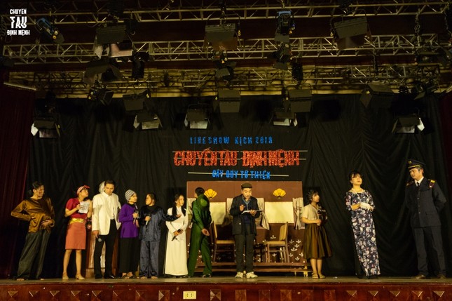 Sống lại trong không khí Tết năm 1977 cùng Đêm kịch “Chuyến tàu định mệnh” của sinh viên trường Báo ảnh 2