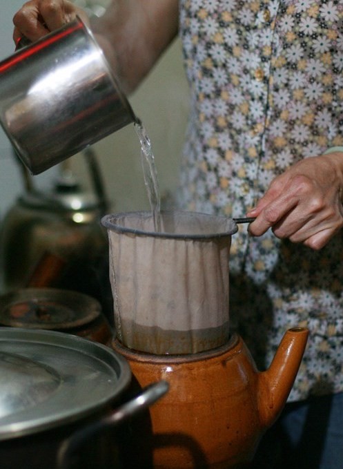 Phía sau vẻ đẹp cũ kĩ của những góc phố Sài Gòn xưa là cả một câu chuyện ảnh 3