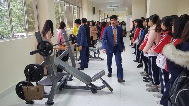 ĐH Ngoại thương trang bị phòng tập gym cho sinh viên, trường người ta là đây chứ đâu! ảnh 4