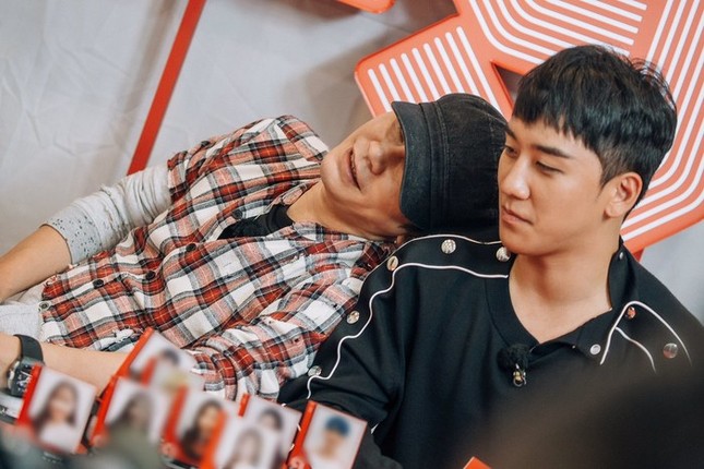 Seungri (BIG BANG) bị YG đối xử thậm tệ, tổ chức tour nhưng không có vũ công và stylist ảnh 2