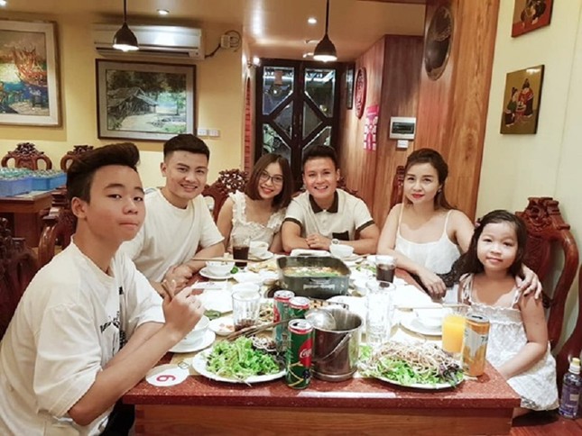 Bận đá giải không kịp về dự sinh nhật em gái, Quang Hải nhắn tin dỗ dành ngọt "lụi cả tim" ảnh 3