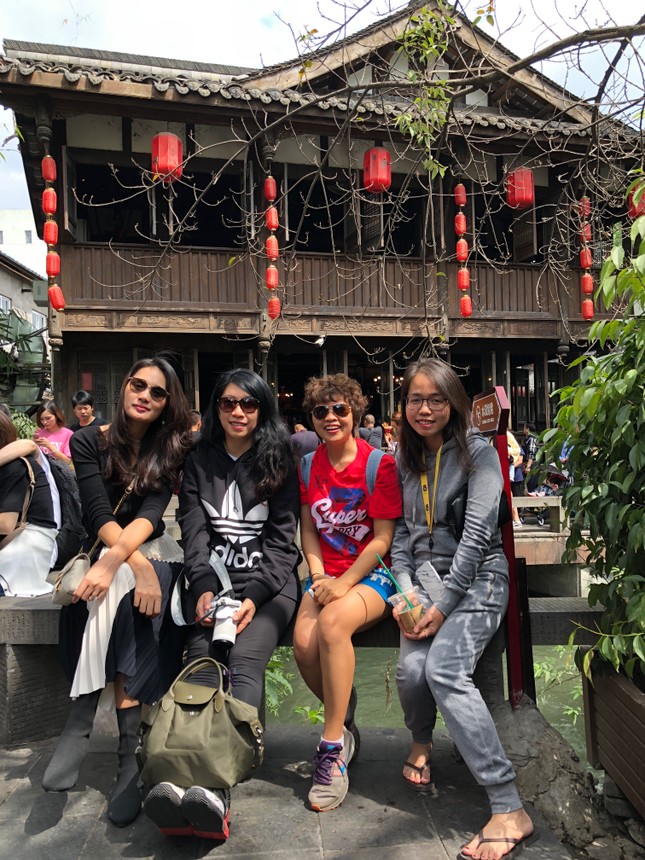 Thật tiếc nếu bạn chưa đến phố cổ Cẩm Lý để hít hà vị cay xè trong nồi lẩu Tứ Xuyên! ảnh 4