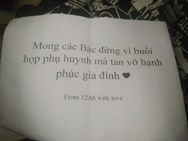Mùa họp phụ huynh "khốc liệt" với những bức hình và khẩu hiệu khiến dân tình "cười rụng rốn" ảnh 4
