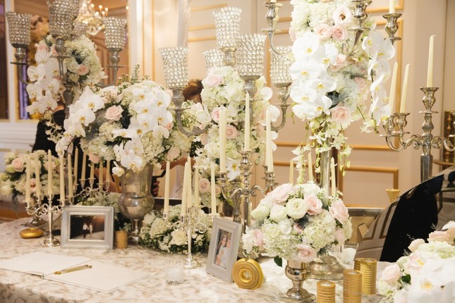 Tổ chức cùng lúc, tiệc cưới của Lê Hiếu và Võ Hạ Trâm đều hoành tráng và ngập tràn sắc hoa ảnh 4